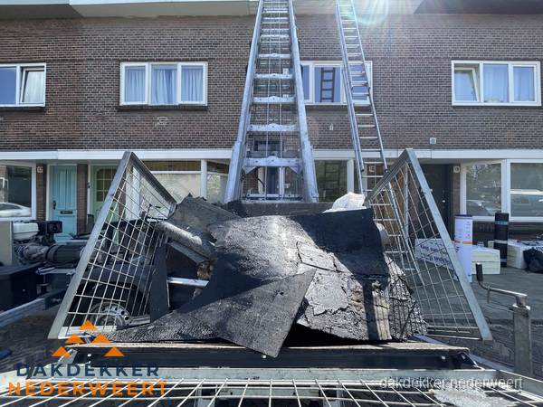 Kosten dakreparatie: dakschade aan flatgebouw in Nederweert Kosten dakreparatie: dakschade aan flatgebouw in Nederweert